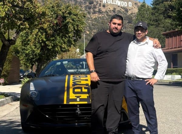 Ferrari Romance: Private Beverly Hills Drive with Champagne & Photos photo 2