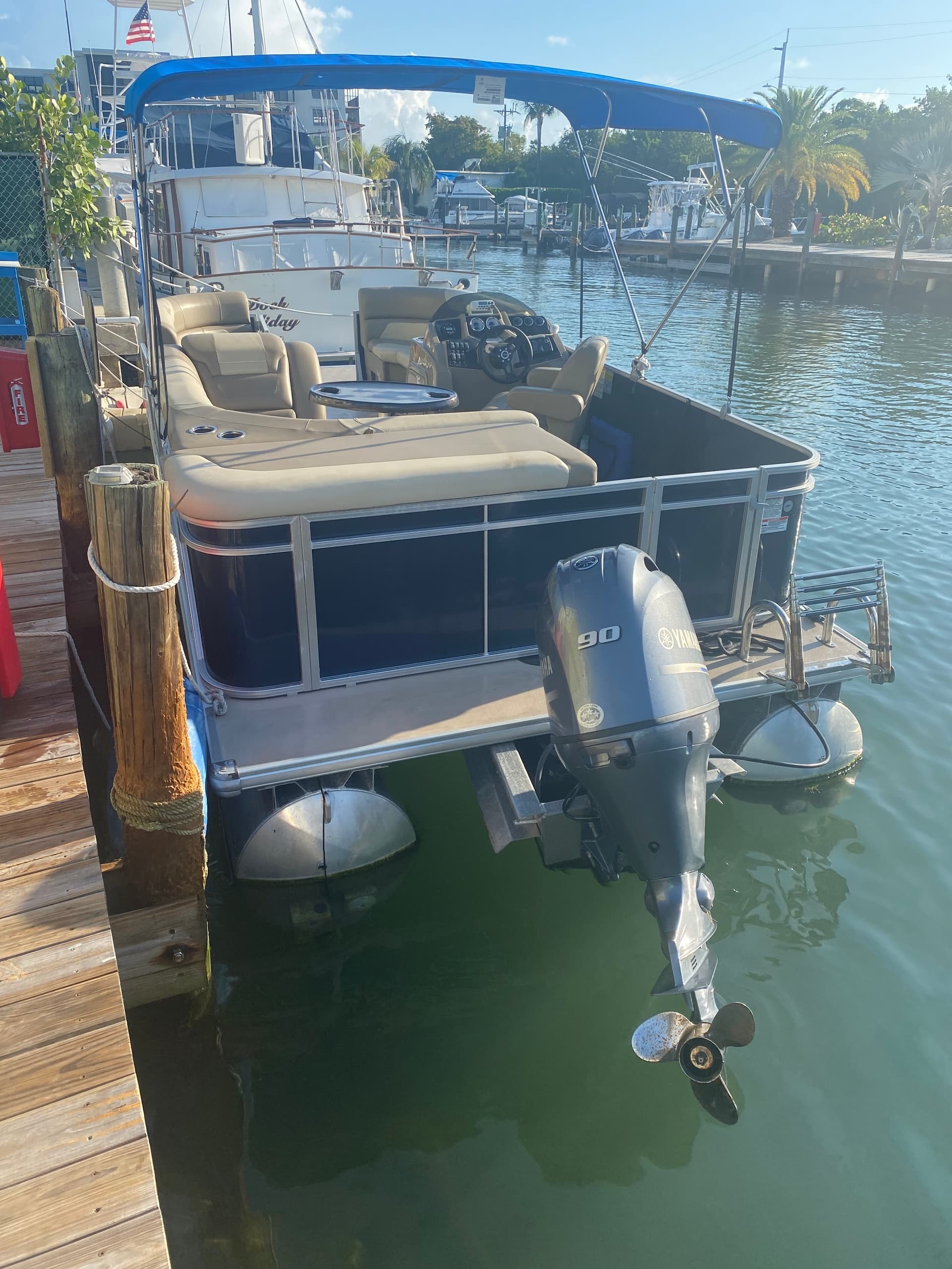 Pontoon Boat Adventures with Captain Pip’s in Marathon