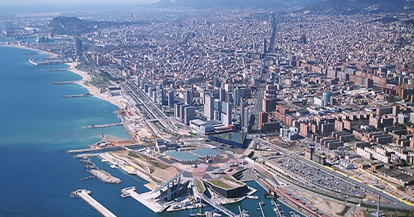 Barcelona Waterfront Walks with Artchitectours