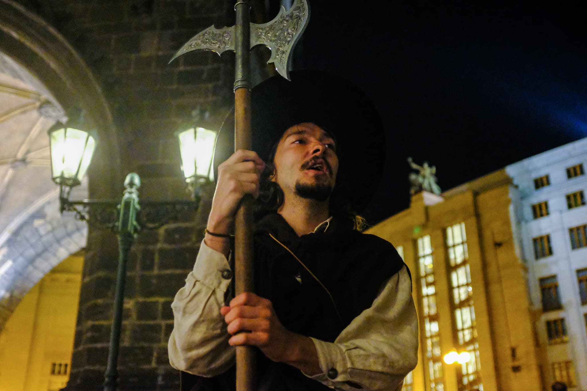 Prague Nightwatchman Walk (Português): Lanterns, Halberd & Charles Bridge After Dark photo 2