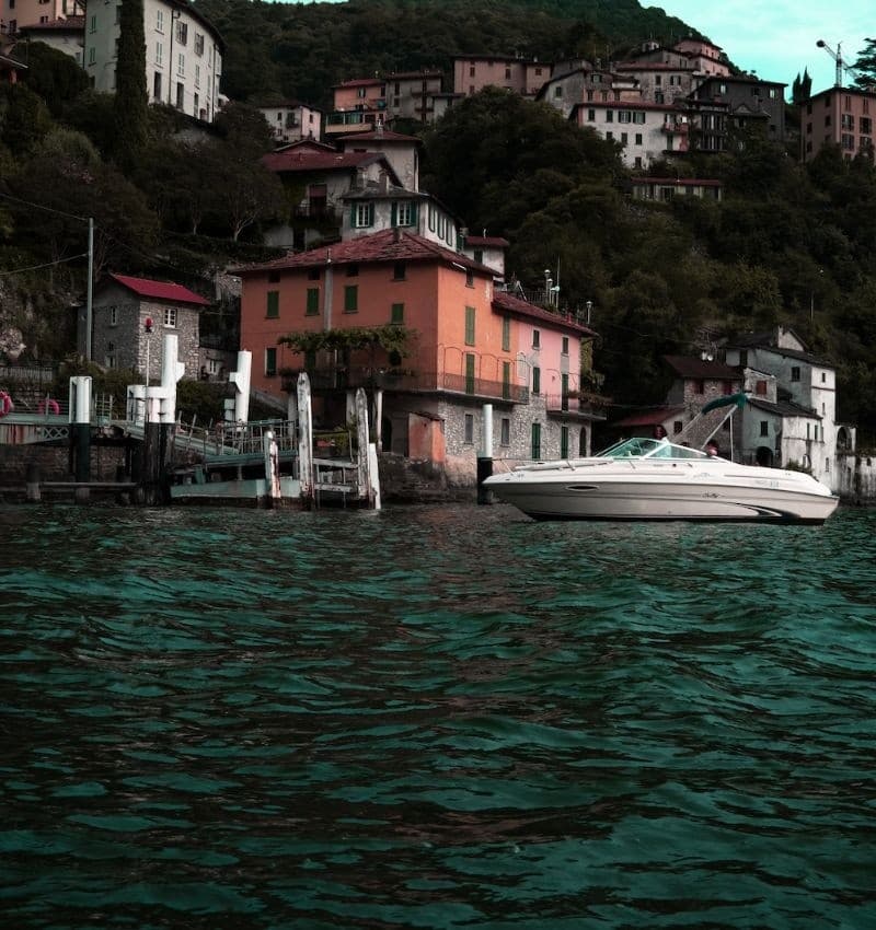 Three-Hour Private Lake Como Cruise with Bellagio Stop and Iconic Villas