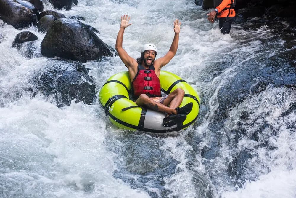 Rio Negro Tubing Adventure near Hacienda Guachipelin: 5 km of Costa Rica Rapids