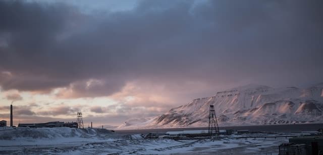Arctic Town Tour: Photoexploring’s Longyearbyen Journey