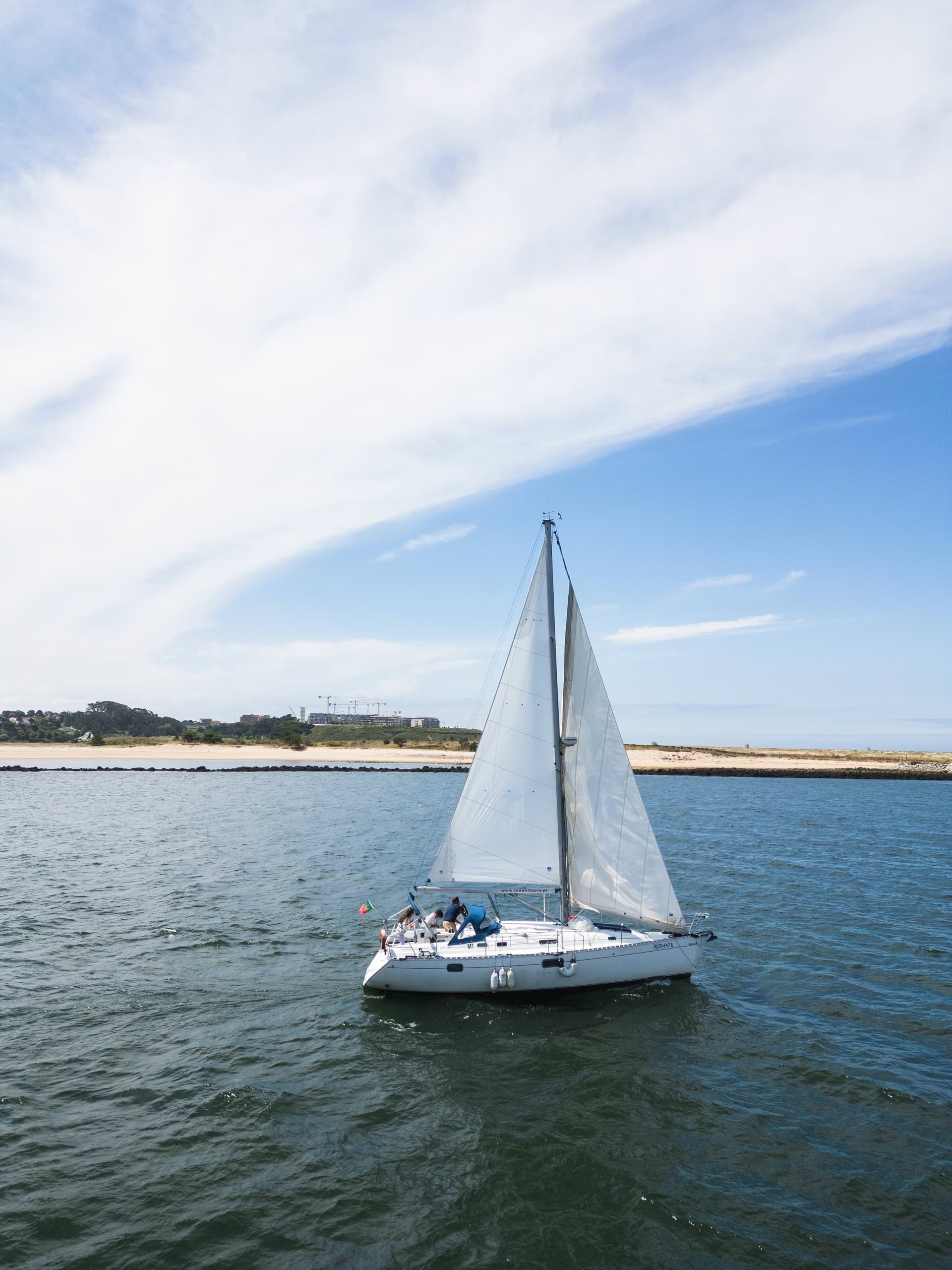 Sailing 360’s Douro River Sailboat Tour in Vila Nova de Gaia