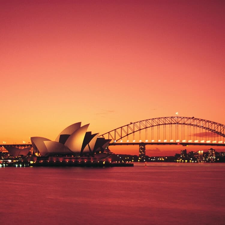 Sydney Sunset & Night Walking Tour — Circular Quay to Luna Park (Korean Guide)