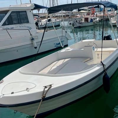 Sailing Adventures with Navega Sin Titulo Sitges in Barcelona