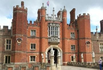 Royal London & Hampton Court Palace Tour by London Cab Tours