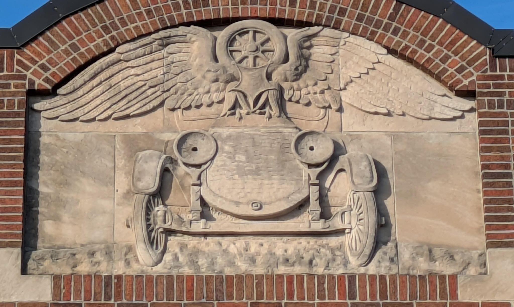 Discovering Downer Avenue: Automobile Row History & Sereniteā Lounge Talk