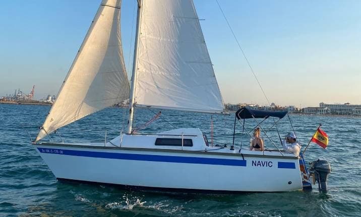 Water Activities: Navic Sailing in Valencia