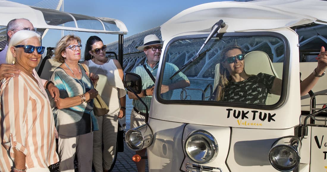 Land Adventures: Discover Valencia in a Tuk Tuk