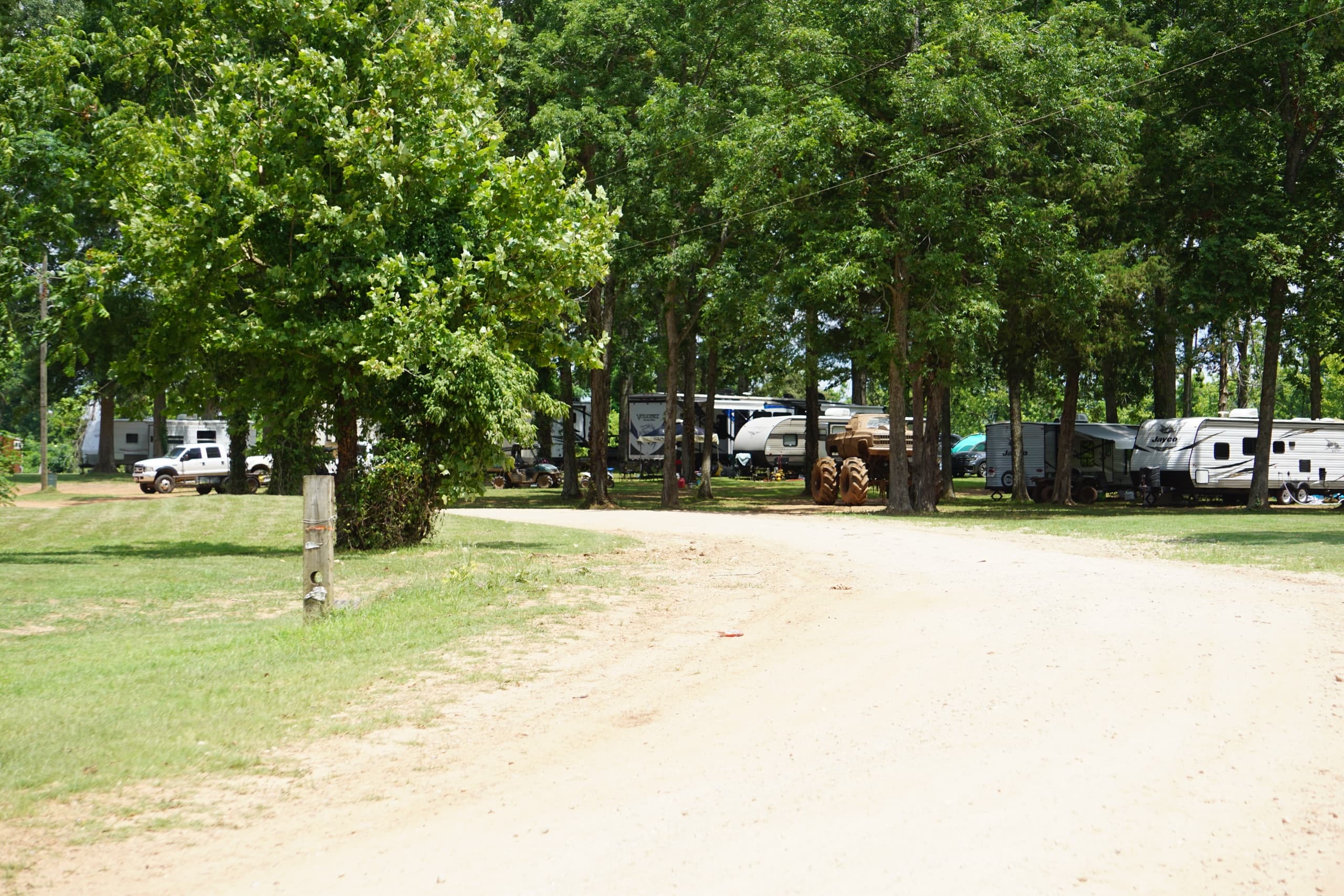Ultimate RV Camping at River Island RV Park in Colfax, Louisiana: Spacious 50 AMP Hookups for an Unmatched Outdoor Stay
