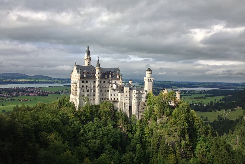 Bavaria Day Trip: Neuschwanstein, Linderhof & Oberammergau from München
