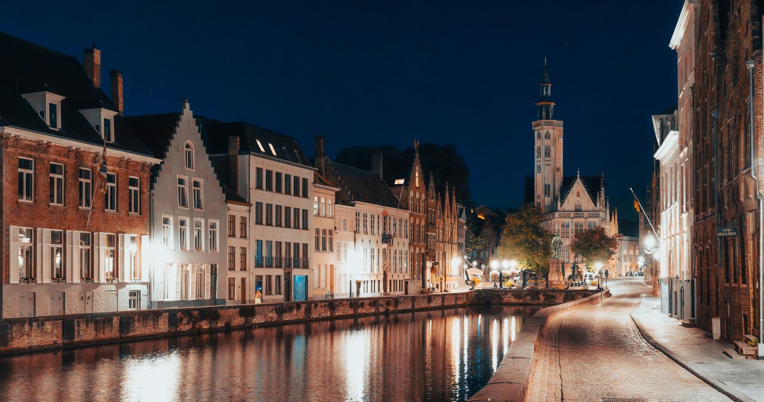 Night Tour With a Real Local: Explore Bruges’ Hidden Alleys After Dark