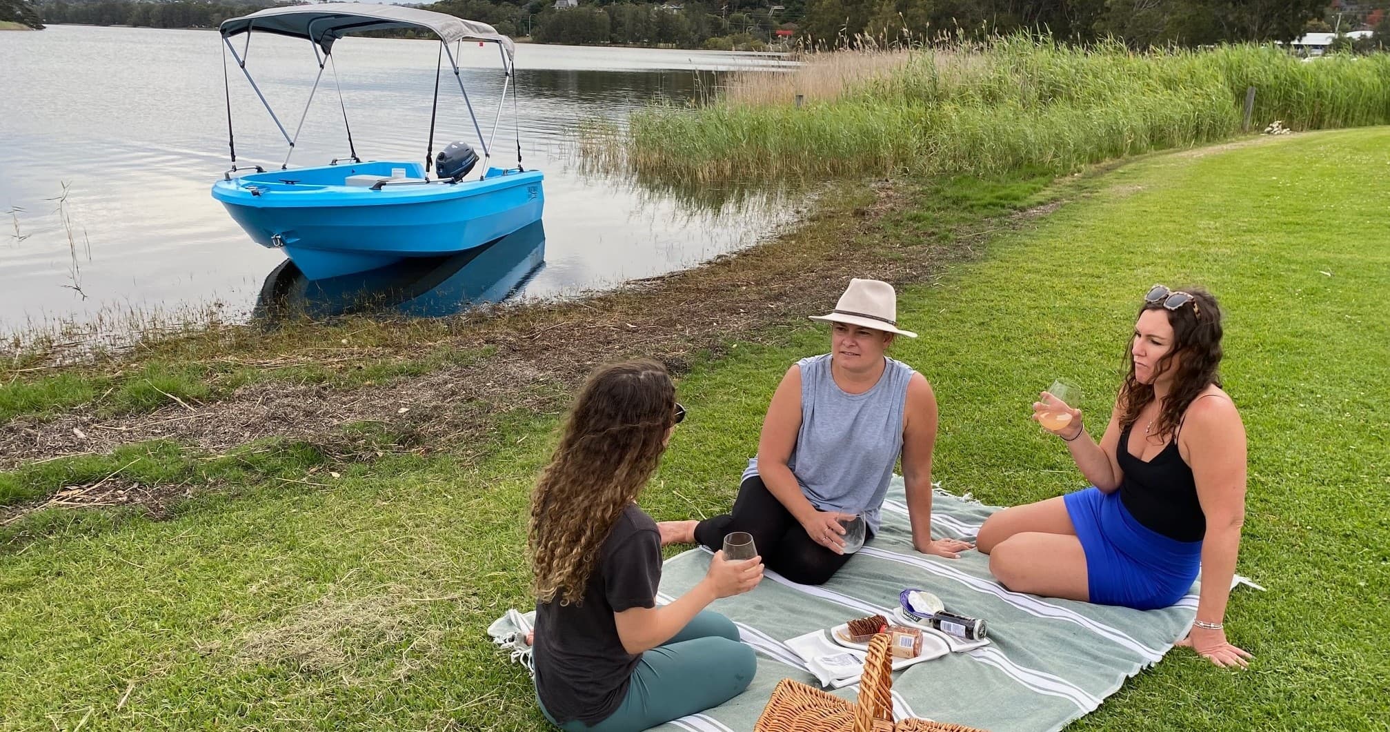 Small Boat Hire at Narrabeen Boat Hire