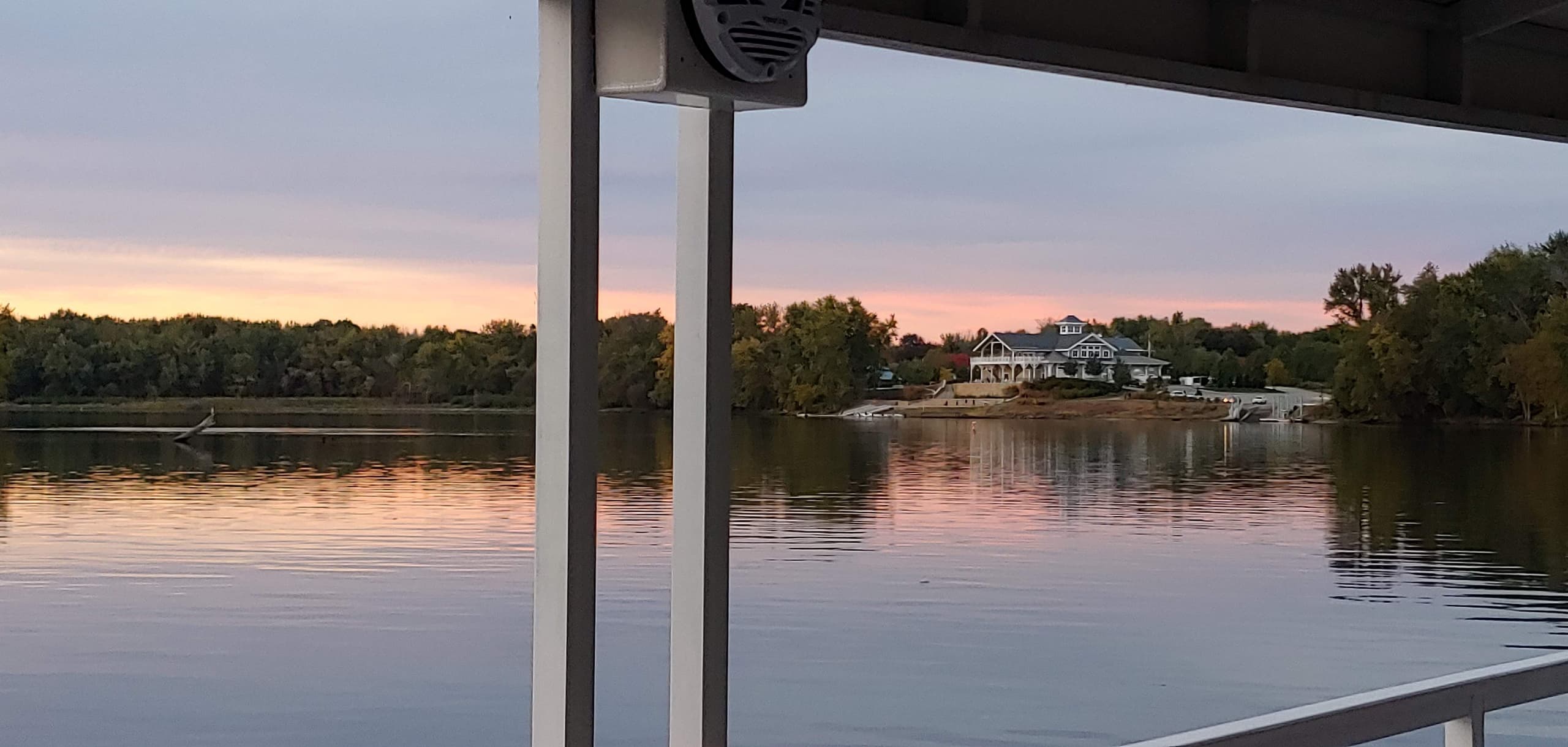 Riverfront Tour with Slipaway River Tours in Glastonbury