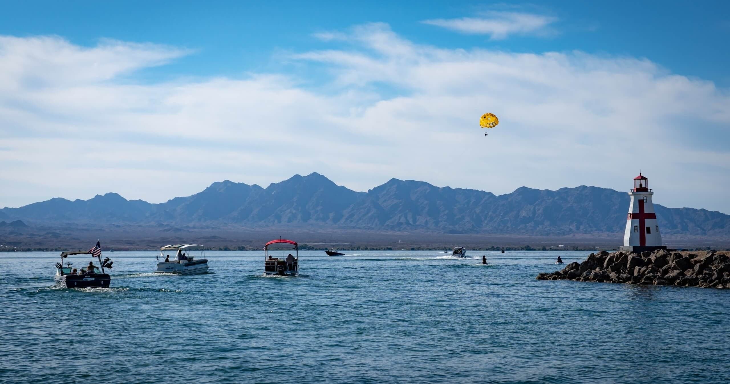 Lake Havasu Tiki Party Boat: Sunset Cruises, Paddleboards & Karaoke