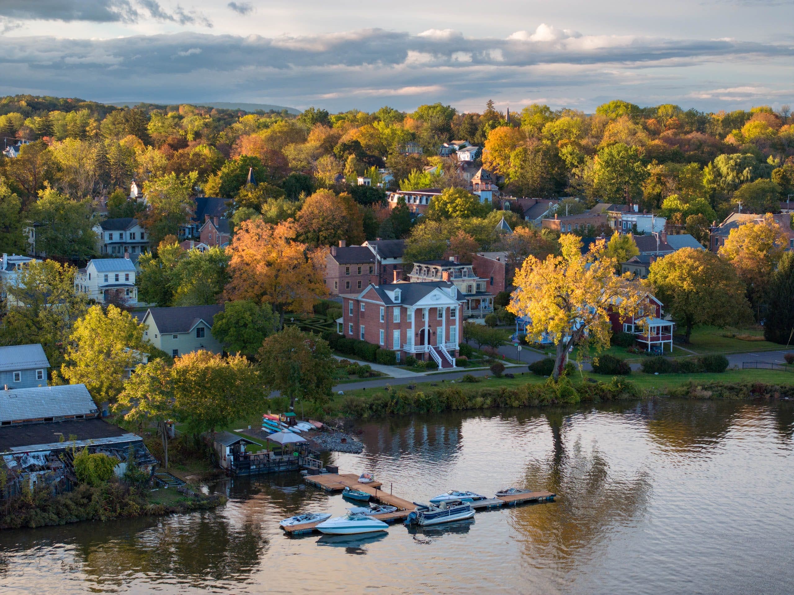 Hudson River Fall Foliage Tour with Hudson Ferry Company