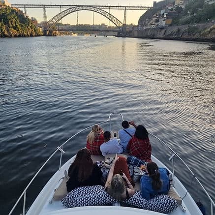 Sunset Private Tour with Leçaodouro in Vila Nova de Gaia