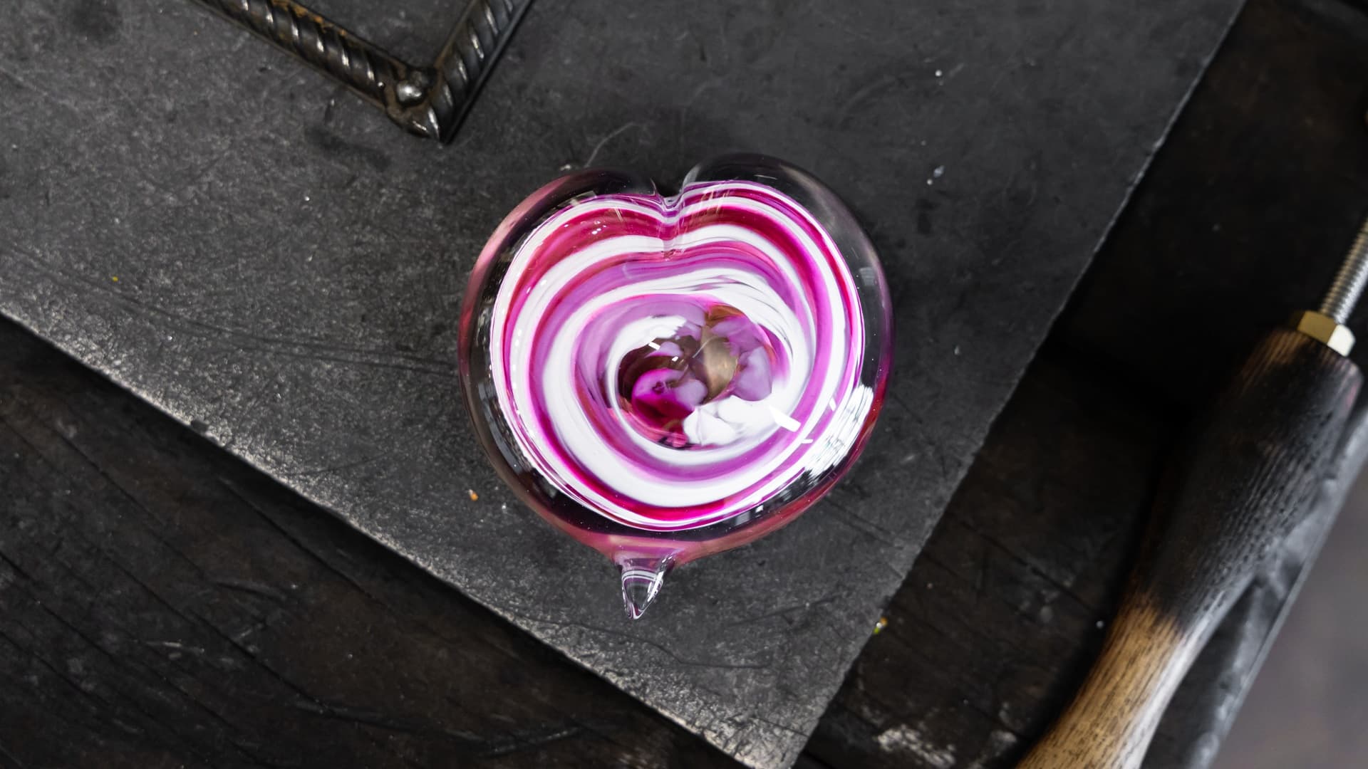 Make a Glass Heart Paperweight in Duluth: Hands-On Glassblowing Workshop photo 4