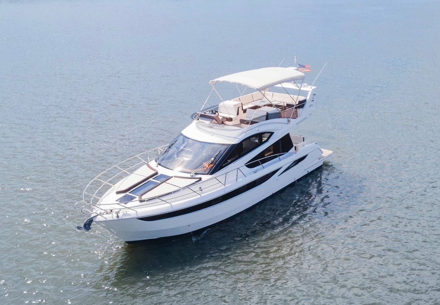 Yachting with Miami Boat Experts in Miami Beach