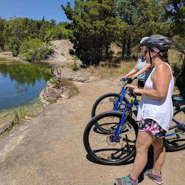 Family-Friendly Hike and Bike Tour on Kelleys Island: Lake Erie Trails & Glacial Grooves