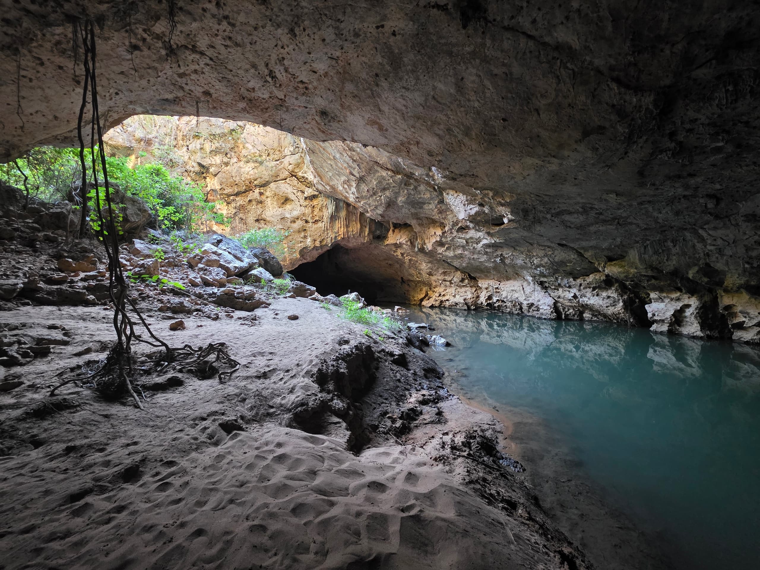 Windjana Gorge and Tunnel Creek Day Tour from Broome