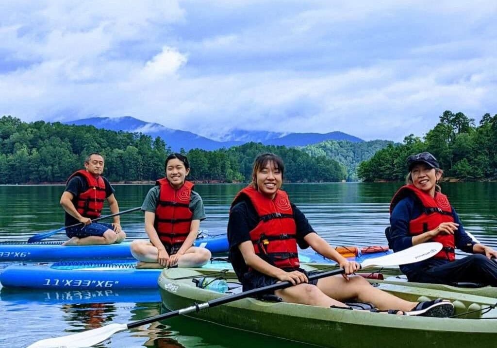 Paddle Fontana Lake: Kayak Rentals amid Islands & Smoky Mountain Views