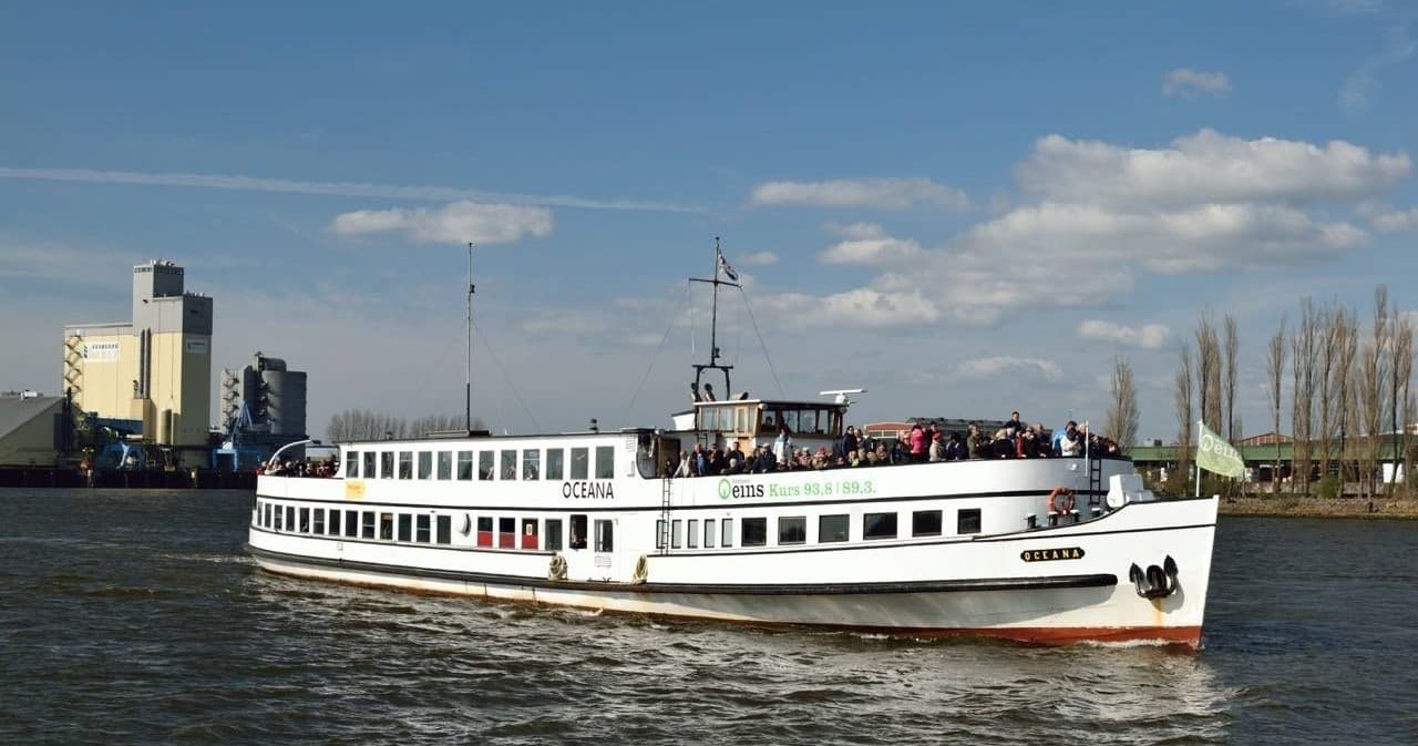 Water-Activities: Einzelfahrt from Farge to Blumenthal with Hal Över