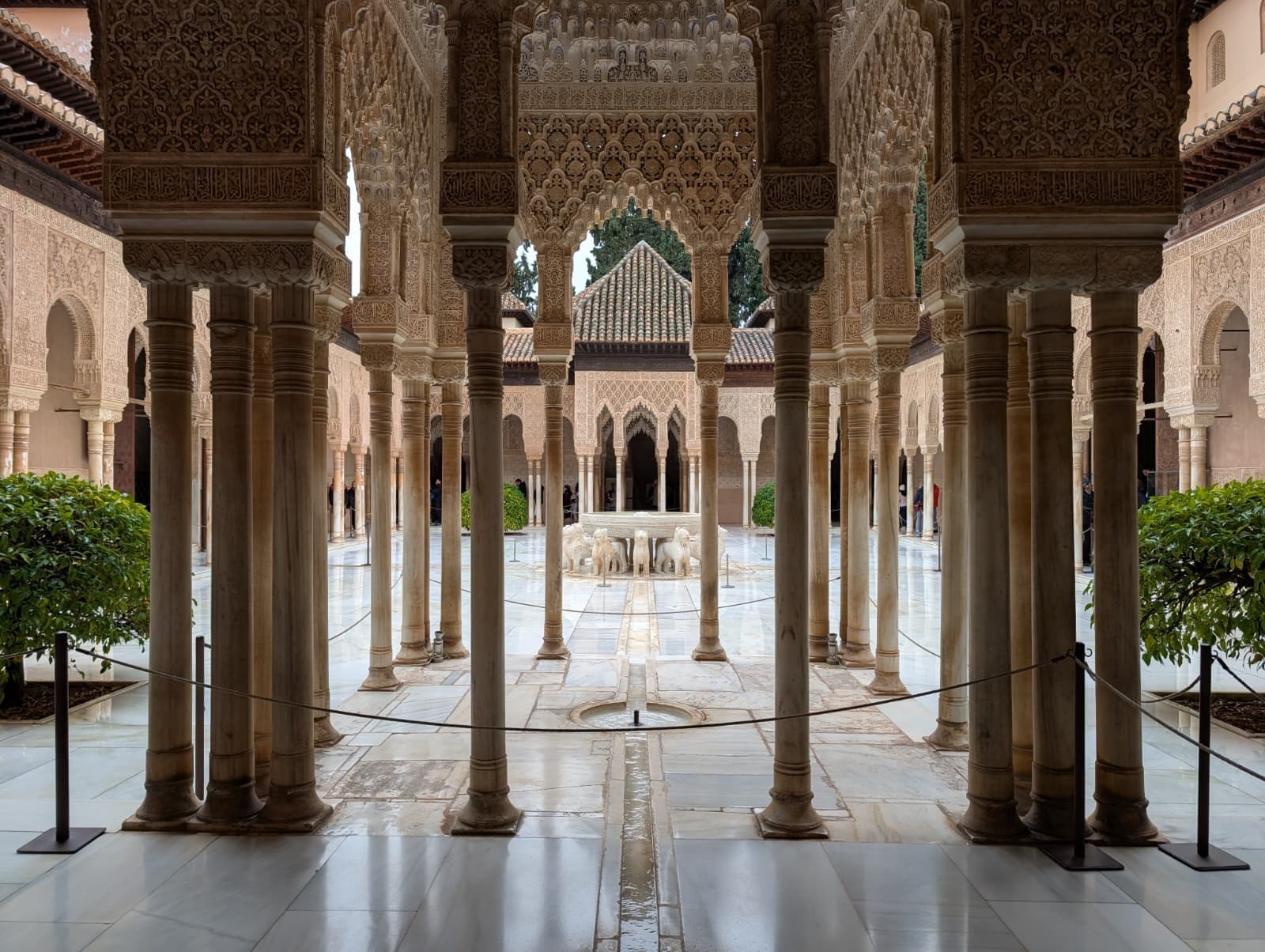 Private Alhambra & Generalife Guided Tour: 3-Hour Immersive Visit in Granada
