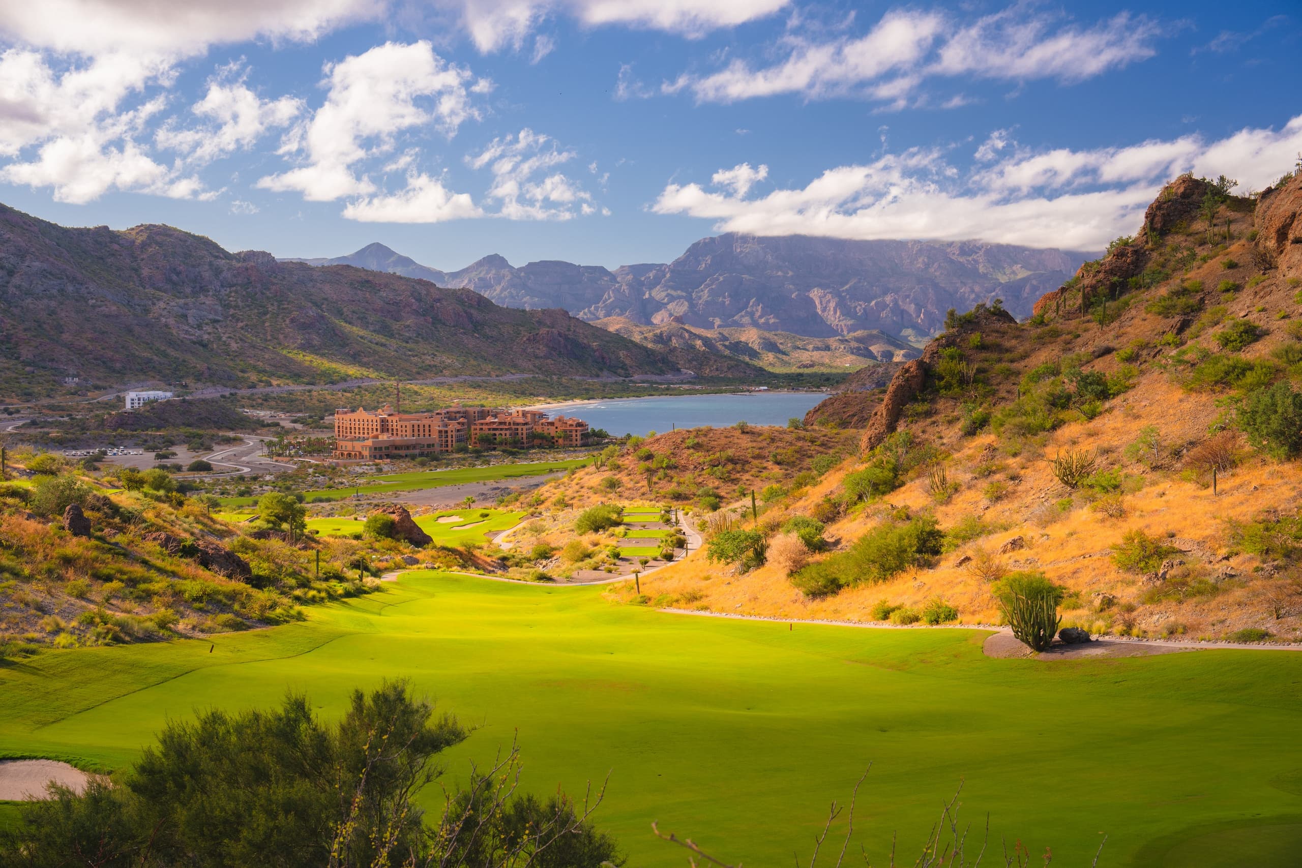 Effortless Shuttle Service from Danzante Bay to Loreto Airport