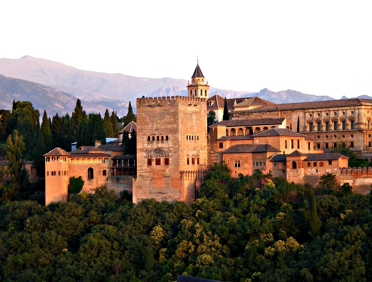 Private Minibus Day Trip to Granada with Explore Andalucia
