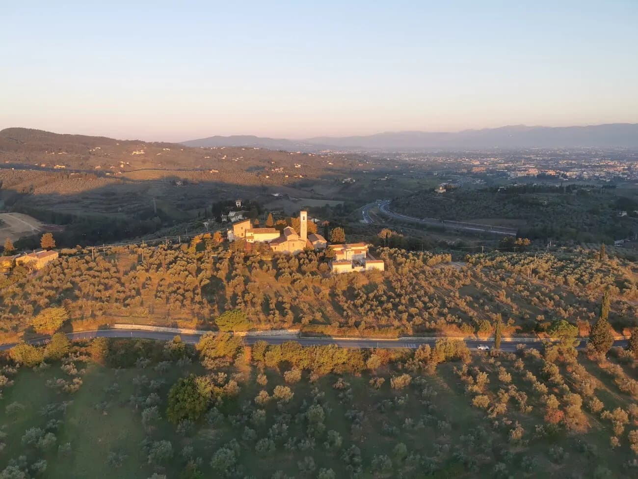 Dawn Hot-Air Balloon Over Florence: Flight, Landing & Sparkling Breakfast