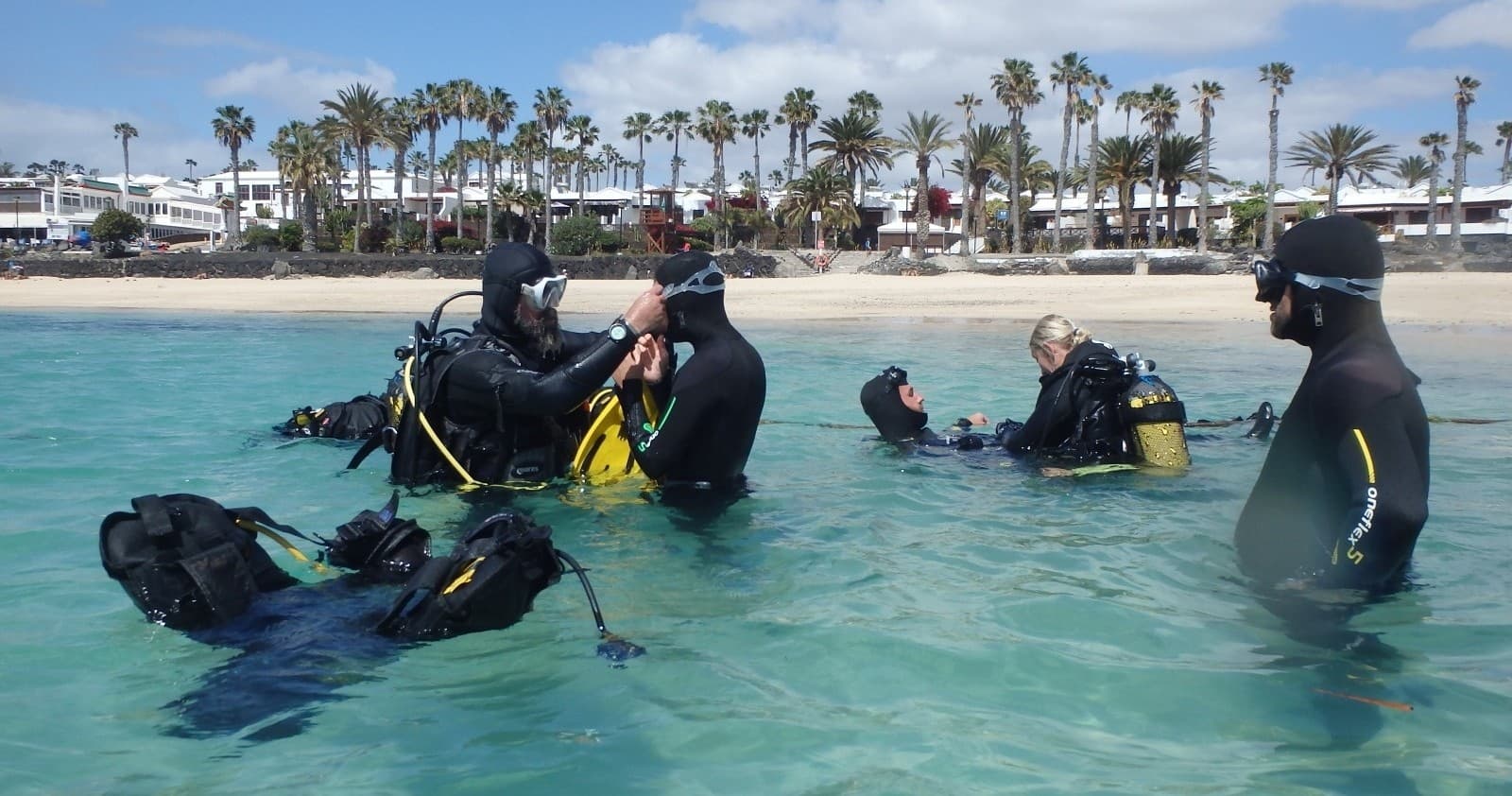 Introductory Scuba Diving with Bonito Diving Lanzarote in Playa Blanca