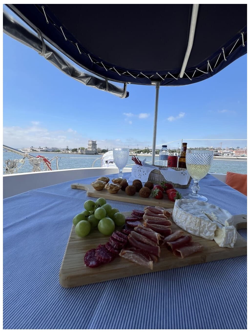 Tejo River Boat Adventures with SeaVibes in Lisboa
