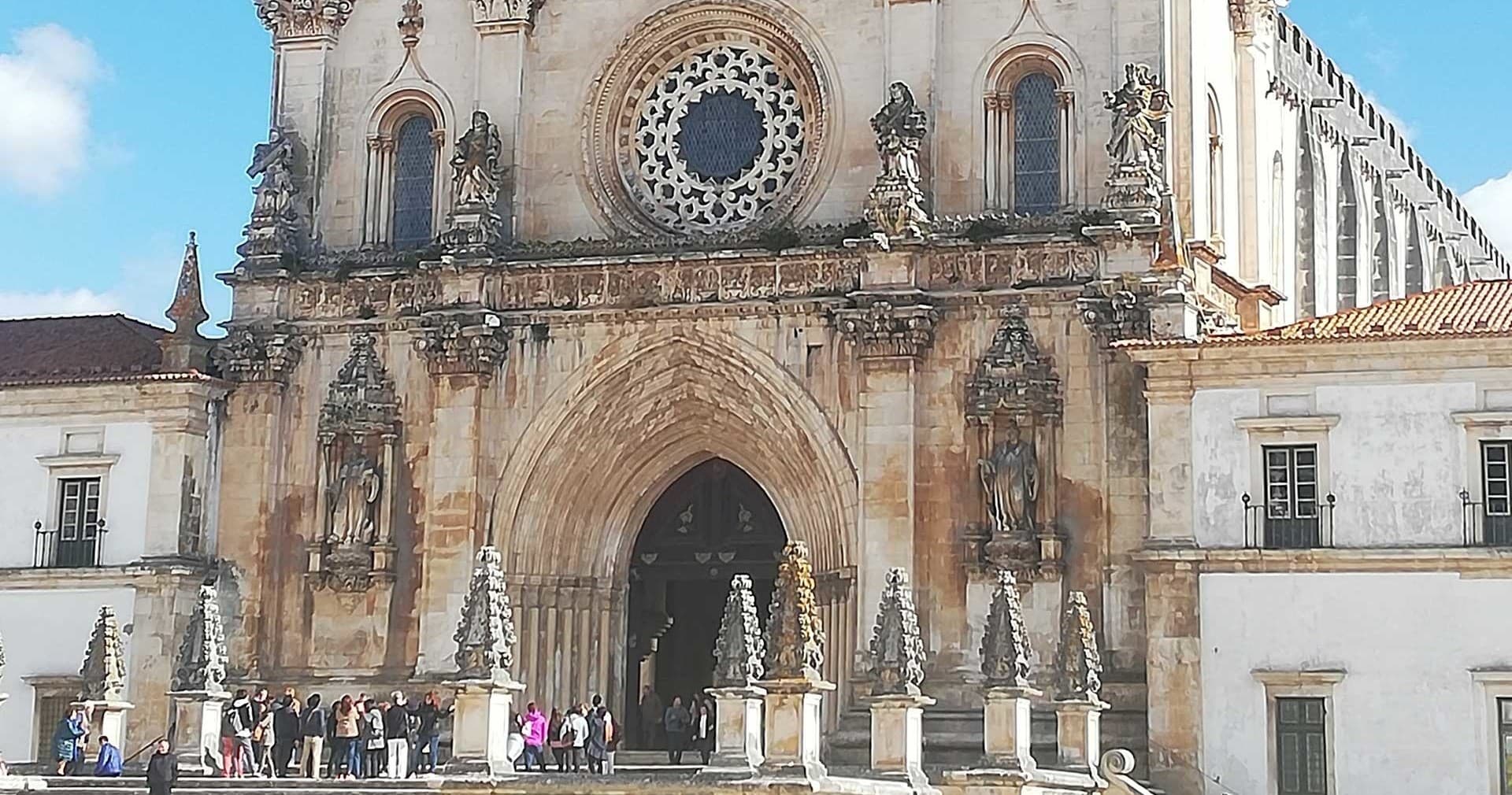 Private Portugal Day Tour from Lisbon to Coimbra by 2 Feel Portugal