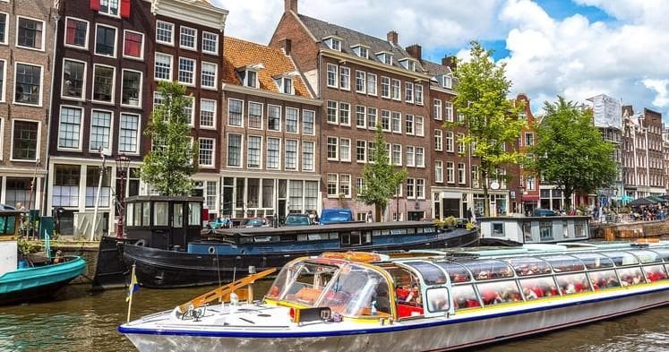 Private Panoramic Tour with Camaleon Tours in Amsterdam