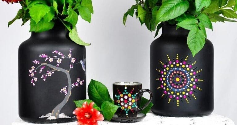 Dotpainting op Vaas: Create a Black Porcelain Vase in Koog aan de Zaan