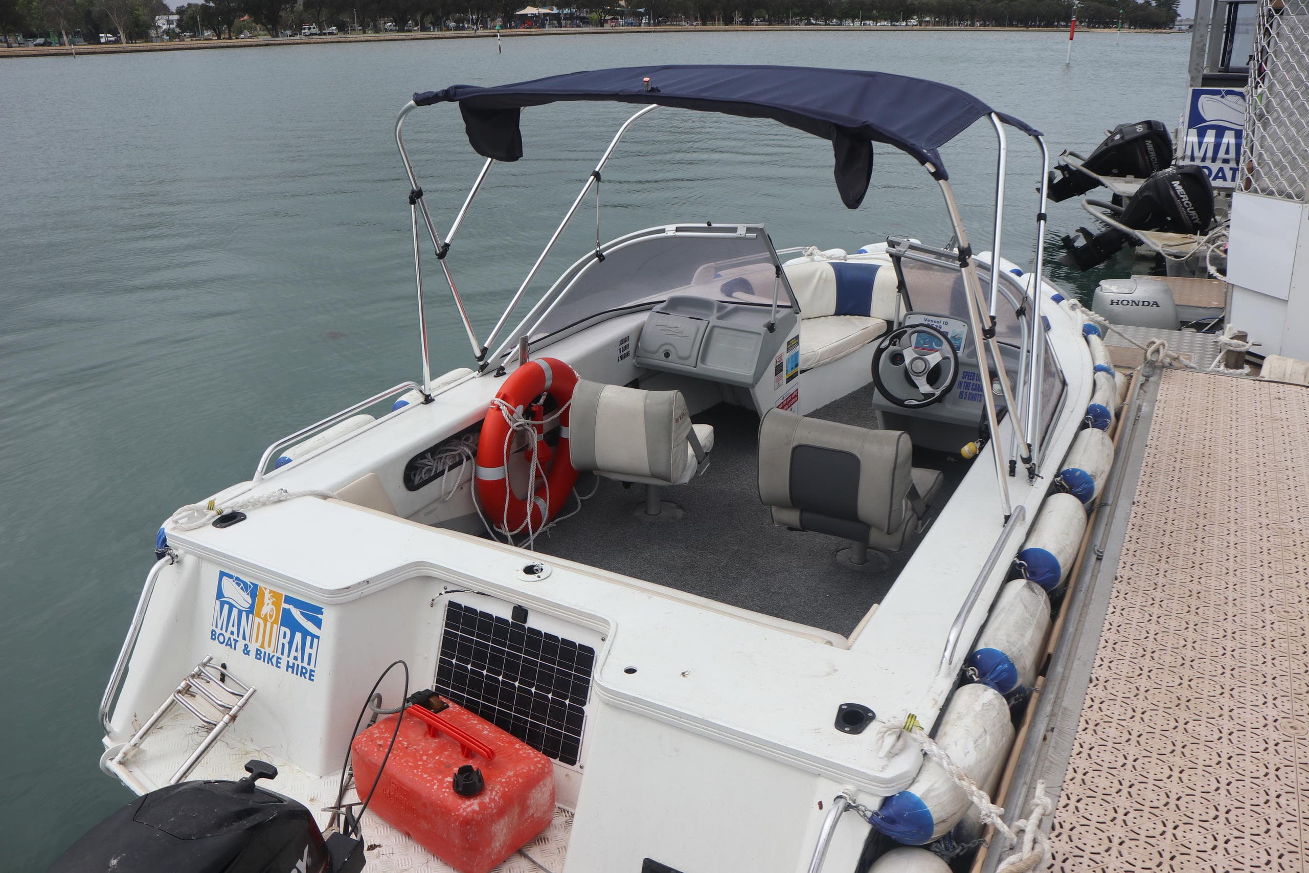 Mandurah Boat Hire’s 6 Person Bowrider Adventure photo 1
