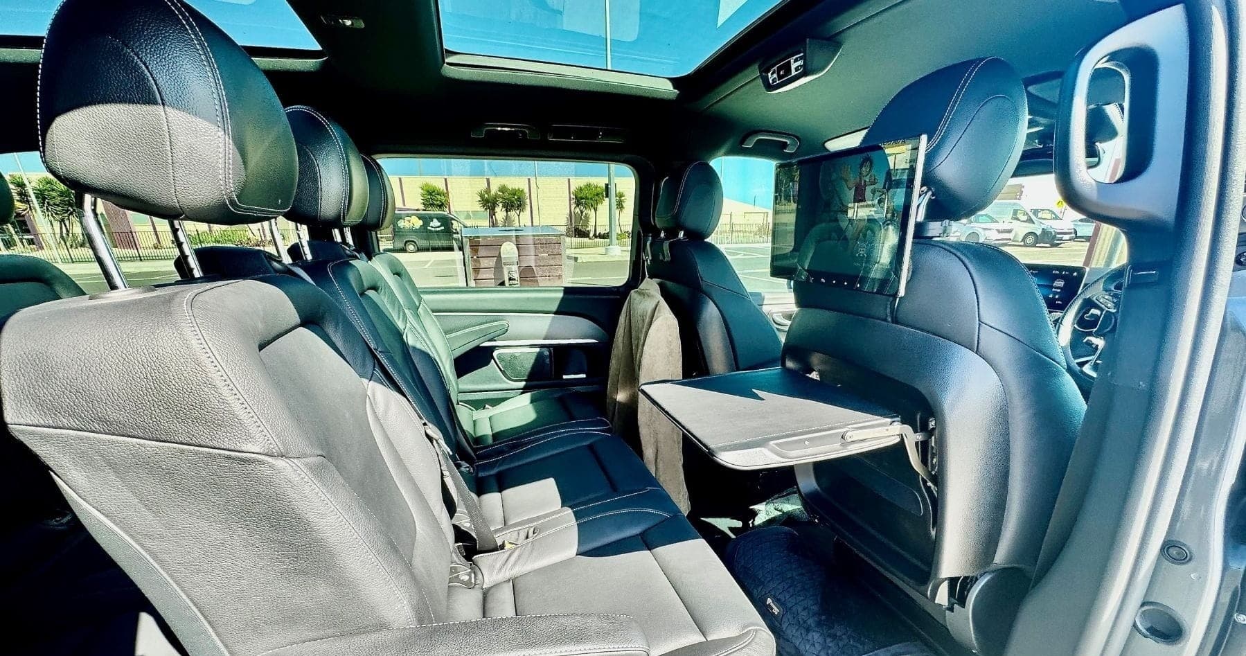 Geelong Luxury Transfers fleet