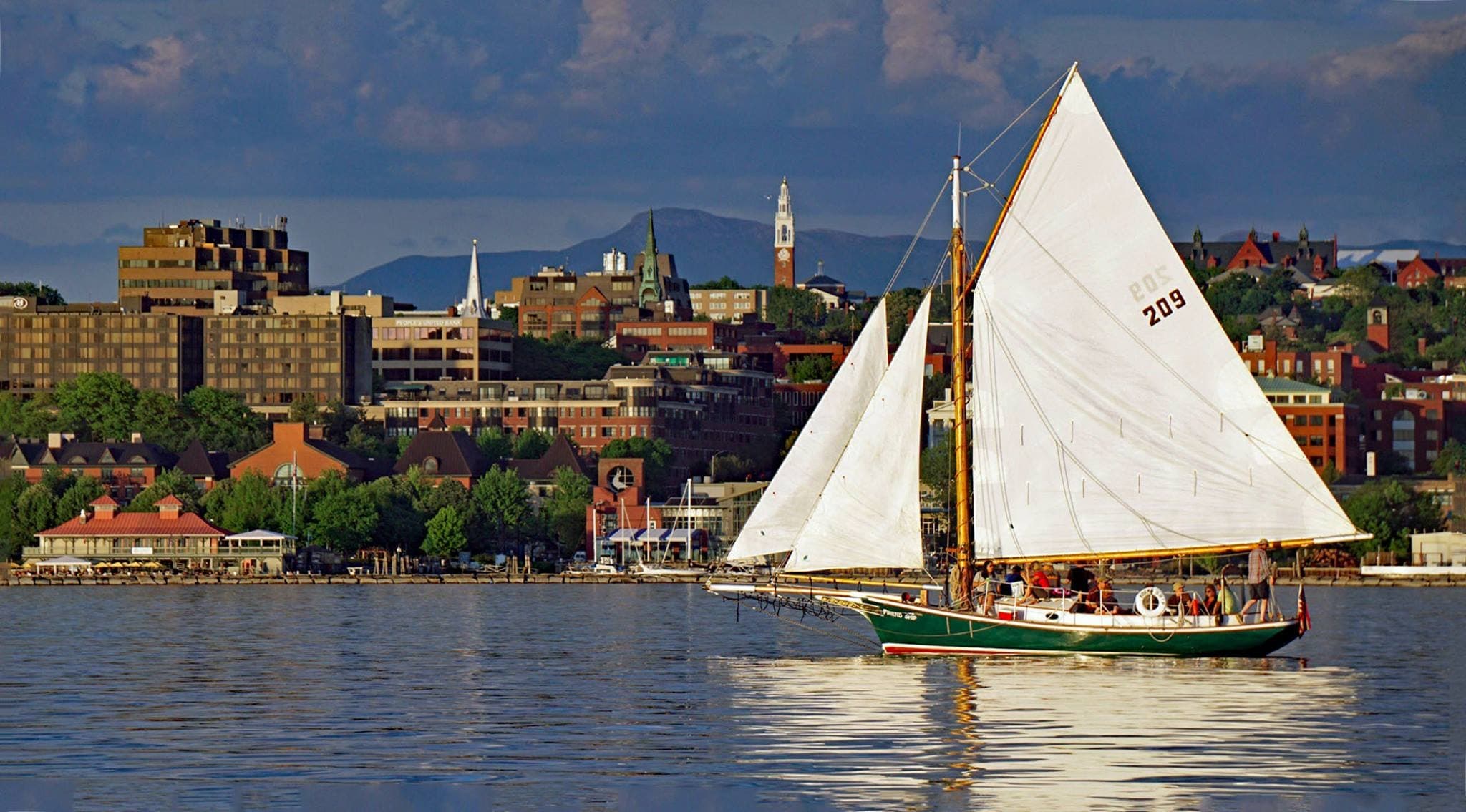 Sail Lake Champlain on a Historic Friendship Sloop: Two-Hour Public Daytime Cruise from Burlington photo 3