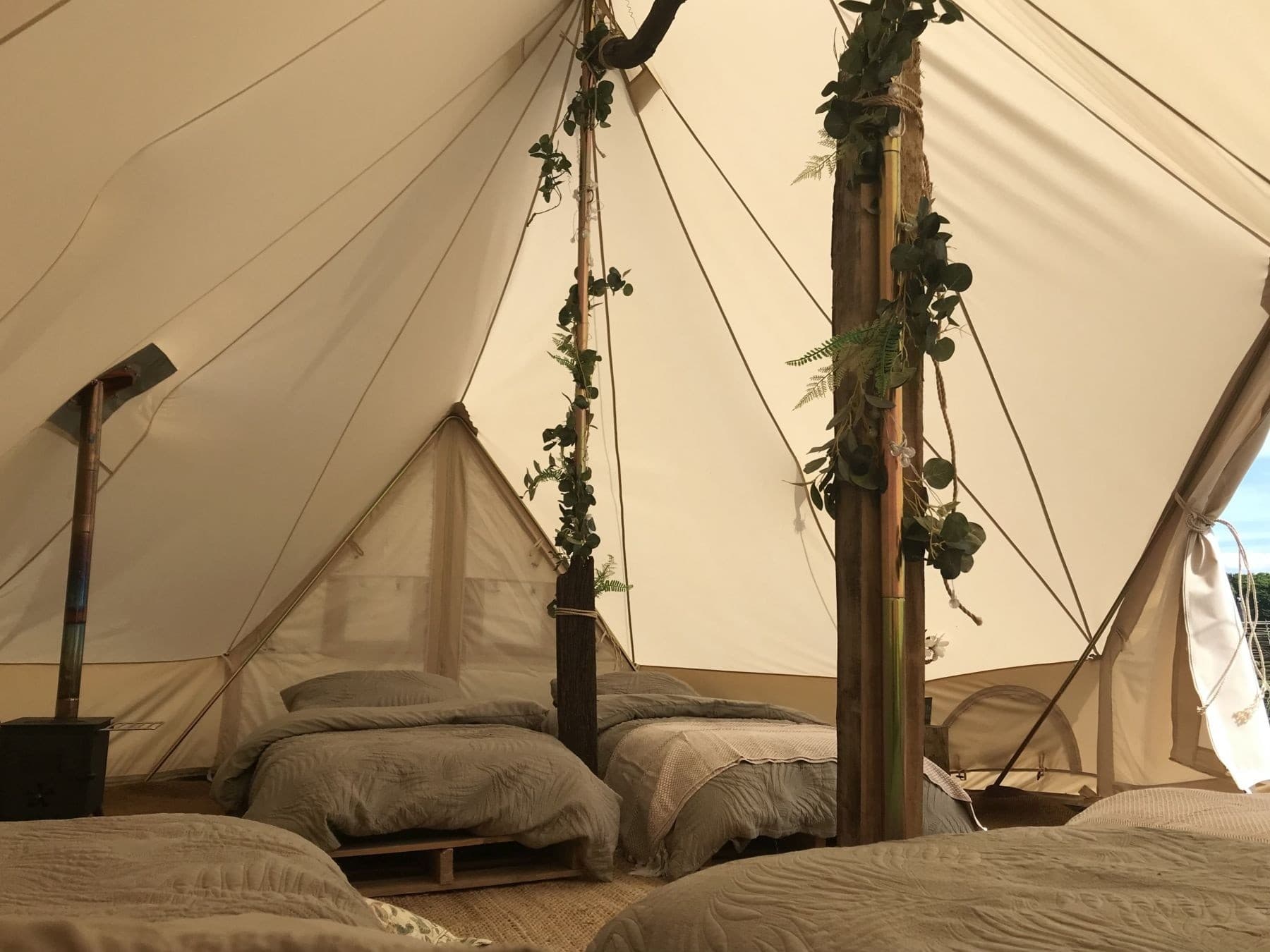 Ridgeway Glamping at Cedar — Emperor Tent near Rugby, England photo 3
