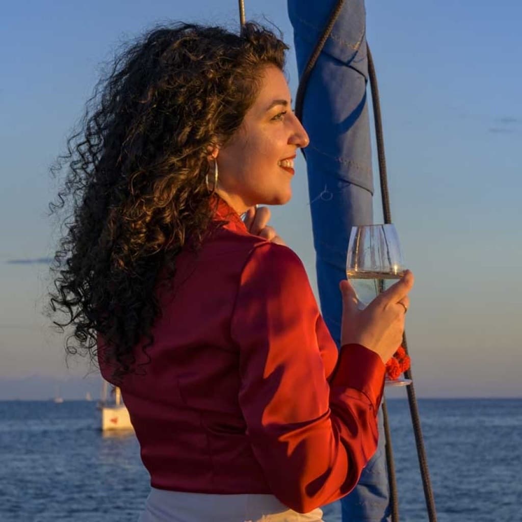 Sail into Barcelona’s Sunset: Salida puesta de sol en Barcelona