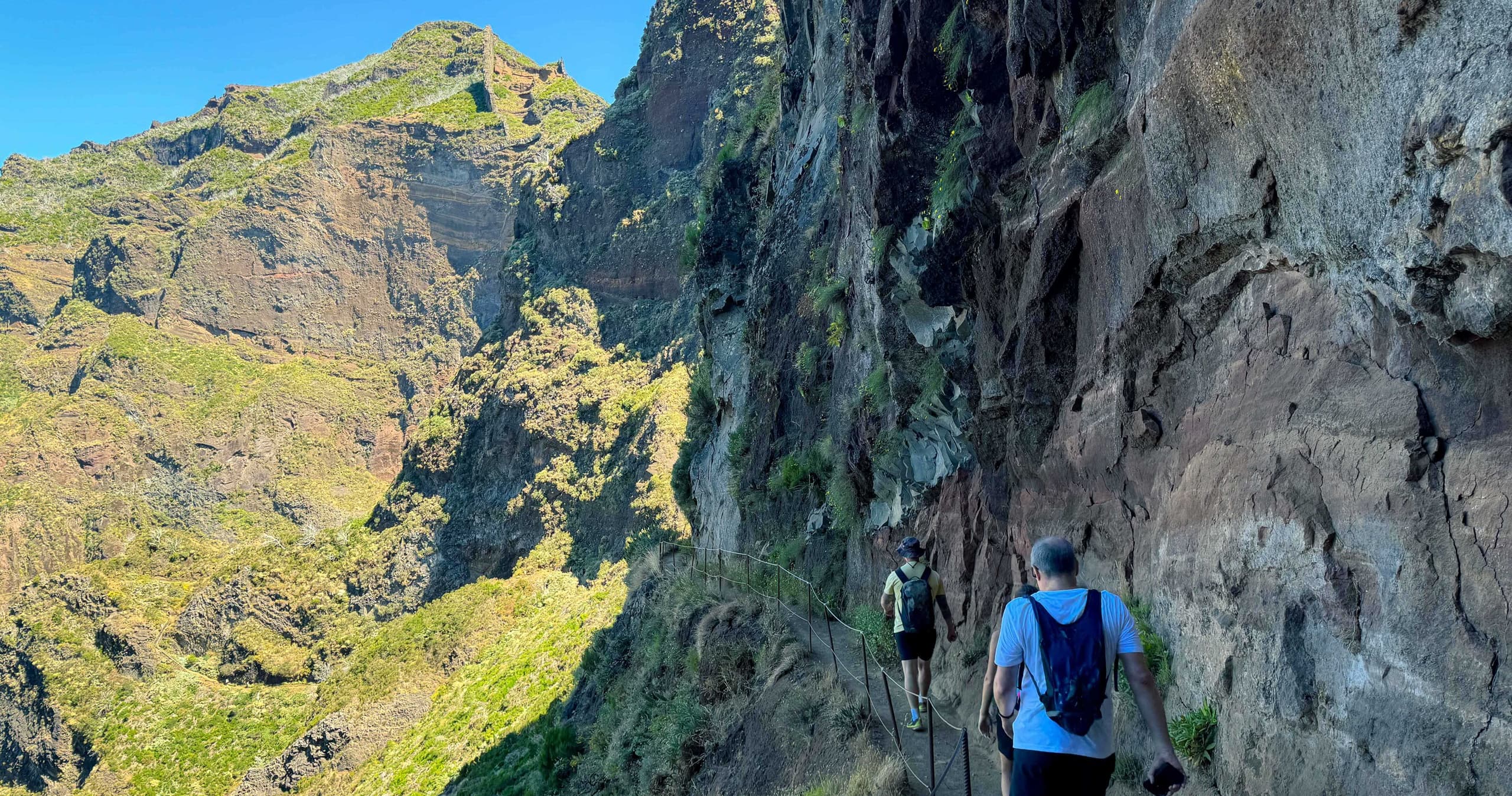 Hiking Pico do Areeiro to Pico Ruivo with Madeira Adventure Kingdom