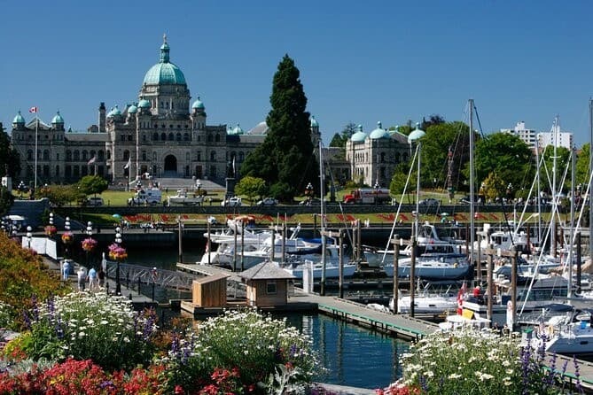 Inner Harbour Walks: Experience Victoria's Beacon Hill Park & Oak Bay in Three Hours