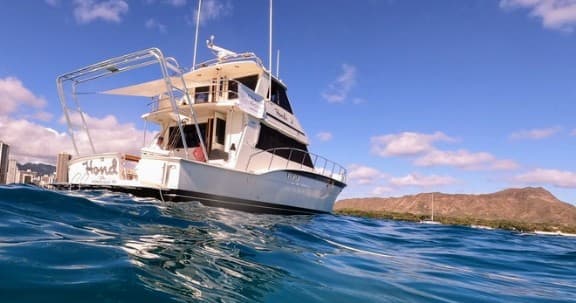 Private South Shore Charter in Honolulu, Hawaii