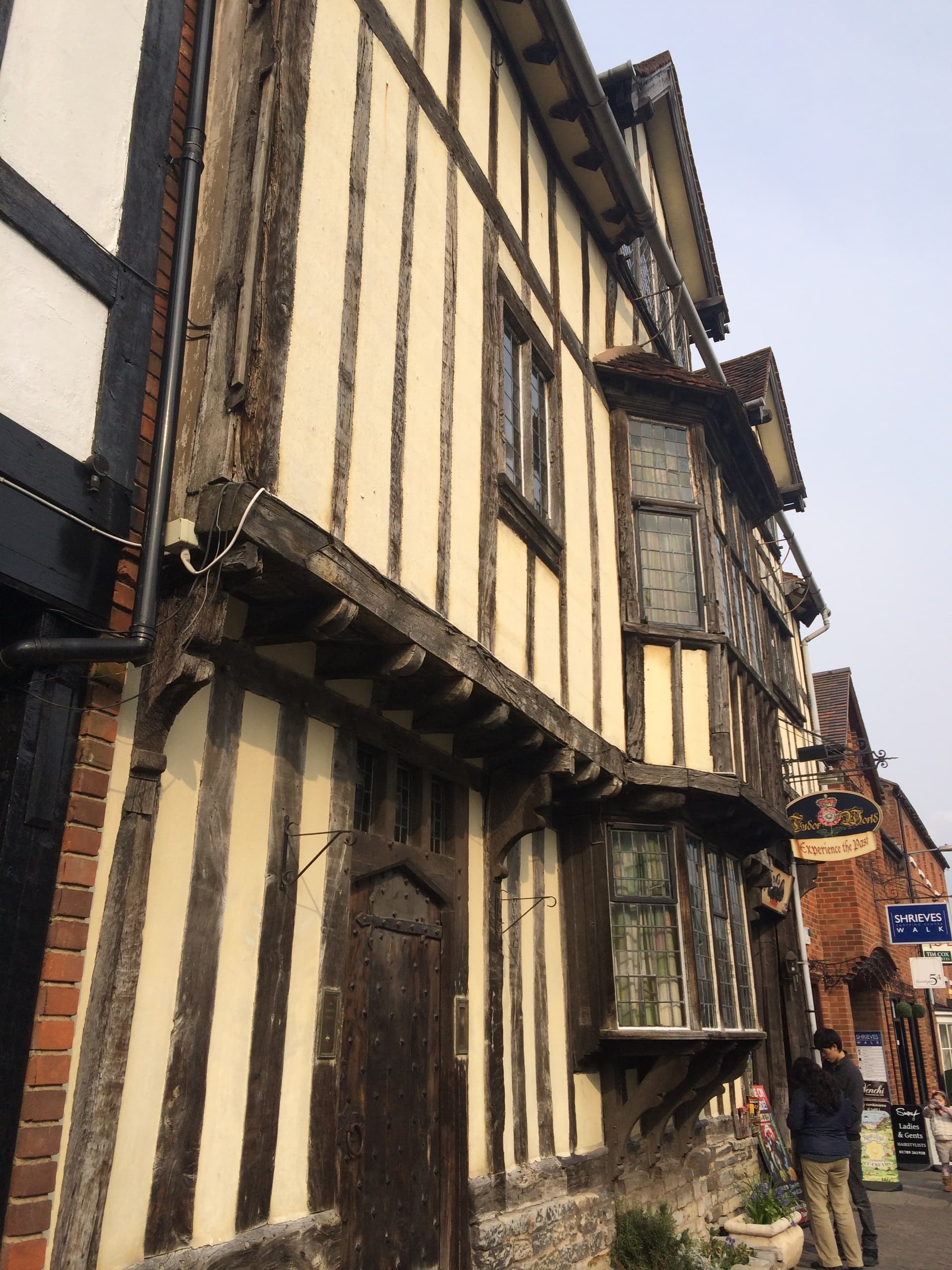 Historical Land Tour: Stratford upon Avon with VIP London Tour