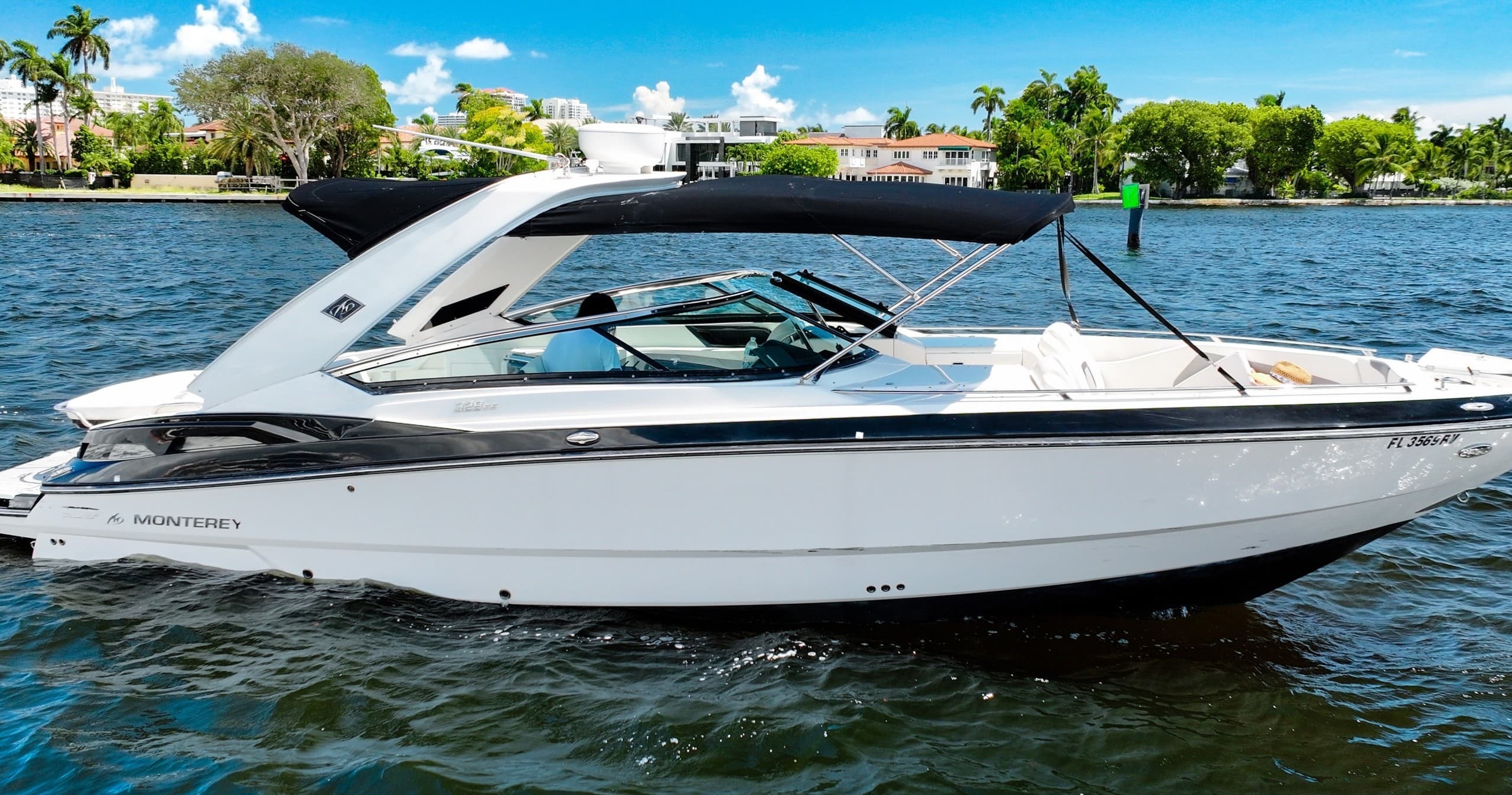 Custom 33' Monterey Yacht Trips in Fort Lauderdale