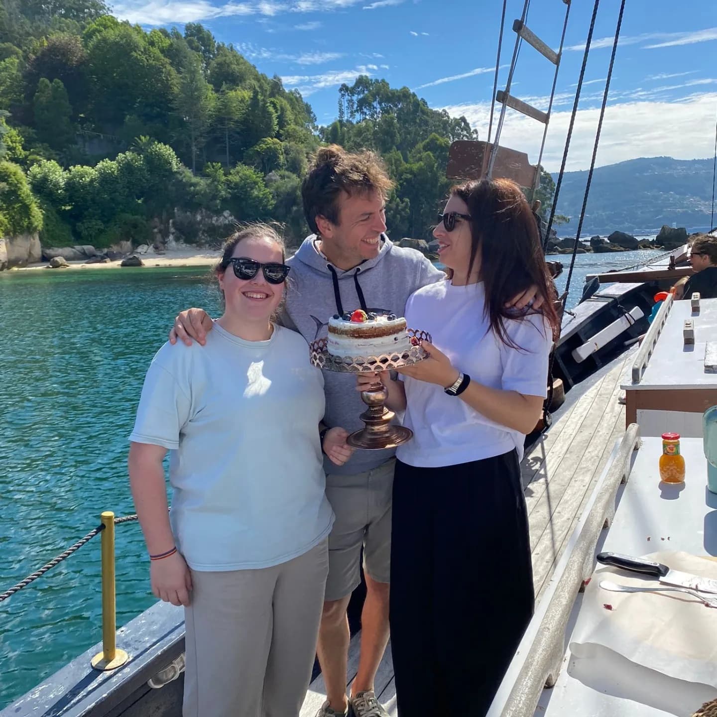 Brunch por la ría de Vigo with Bluscus Turismo Marinero
