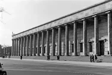 Walking Munich's Dark Past: Third Reich & WWII Tour in English