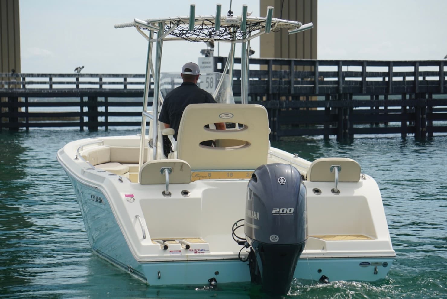 Luxury 22' Center Console Boat Rental in St. Petersburg, FL